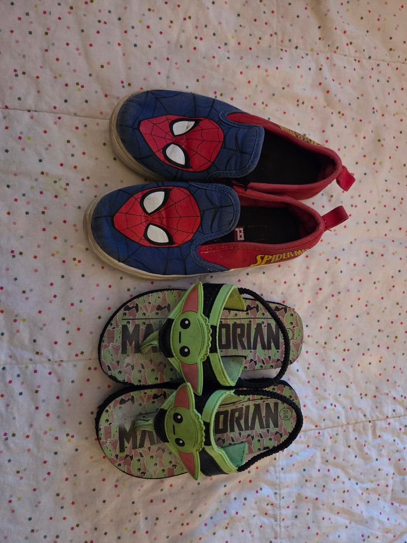 . Spiderman and baby yoda 10-1/2 (Lil' Kid)