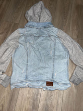 Load image into Gallery viewer, Hollister EUC worn once, denim epic flex Women&#39;s - L
