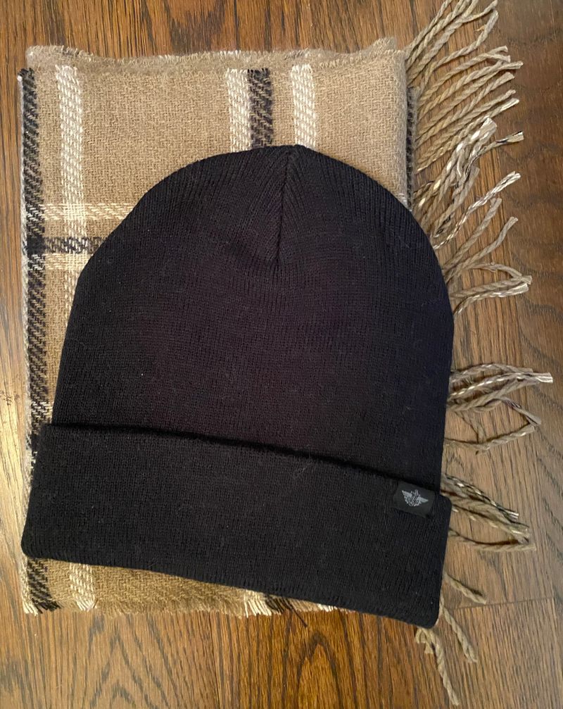 Dockers Toboggan and Scarf Set One Size Fits All - Never Worn