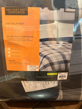 Load image into Gallery viewer, Cuddl Duds Brand new navy and gray plaid comforter. Cozy soft and reversible King
