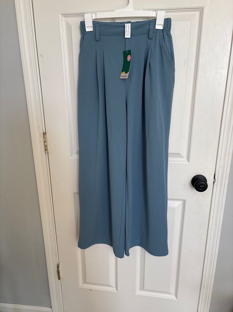 Halara Small petite blue pleated pants nwt Women's - S