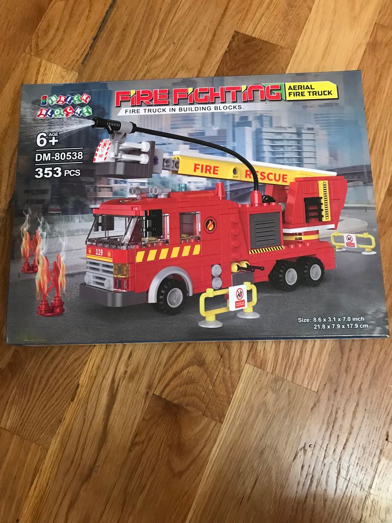 NIB building blocks New fire truck building bricks kit Building