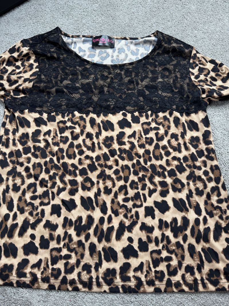 Rebel raven Cheetah lace print top Women's - L