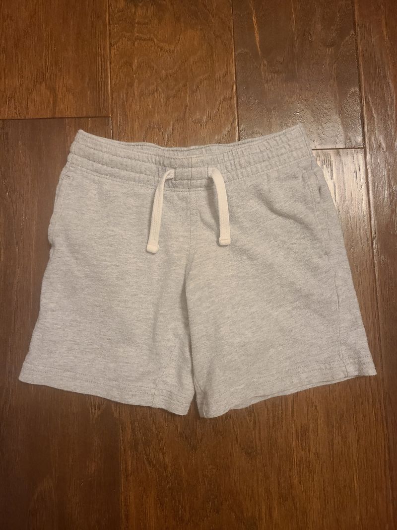 Crazy 8 gray shorts, elastic waist, pockets non-functional drawstring 3T
