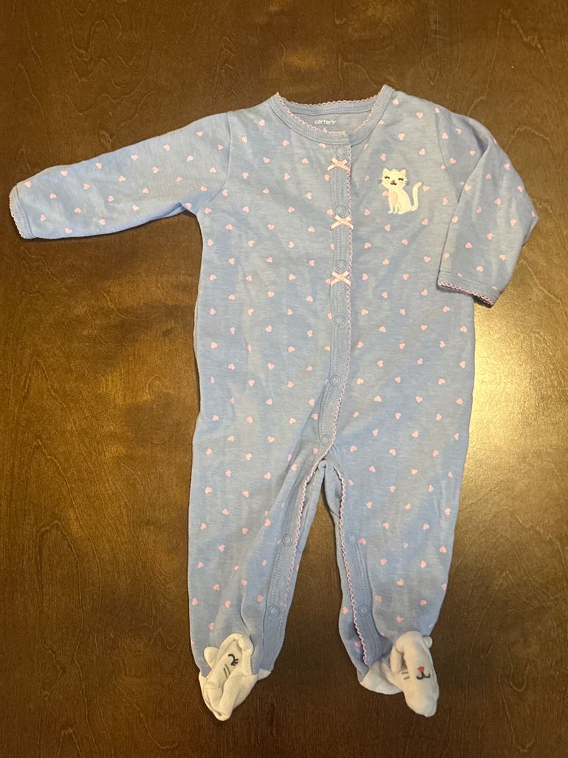Carters 6 month cat heart sleeper w buttons Carters 6 month cat heart sleeper w buttons 6 Months