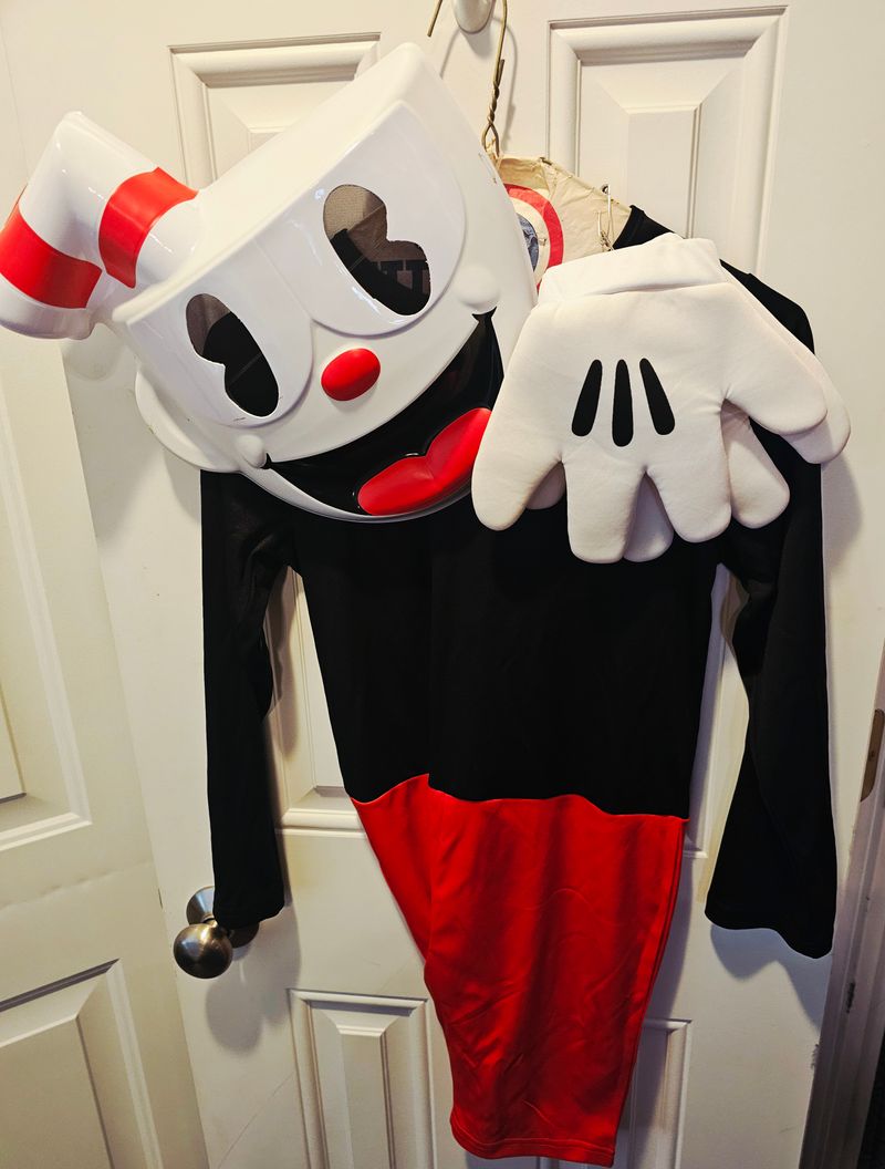 Costume USA Cuphead costume 3 pc - Kids Medium 8-10 8