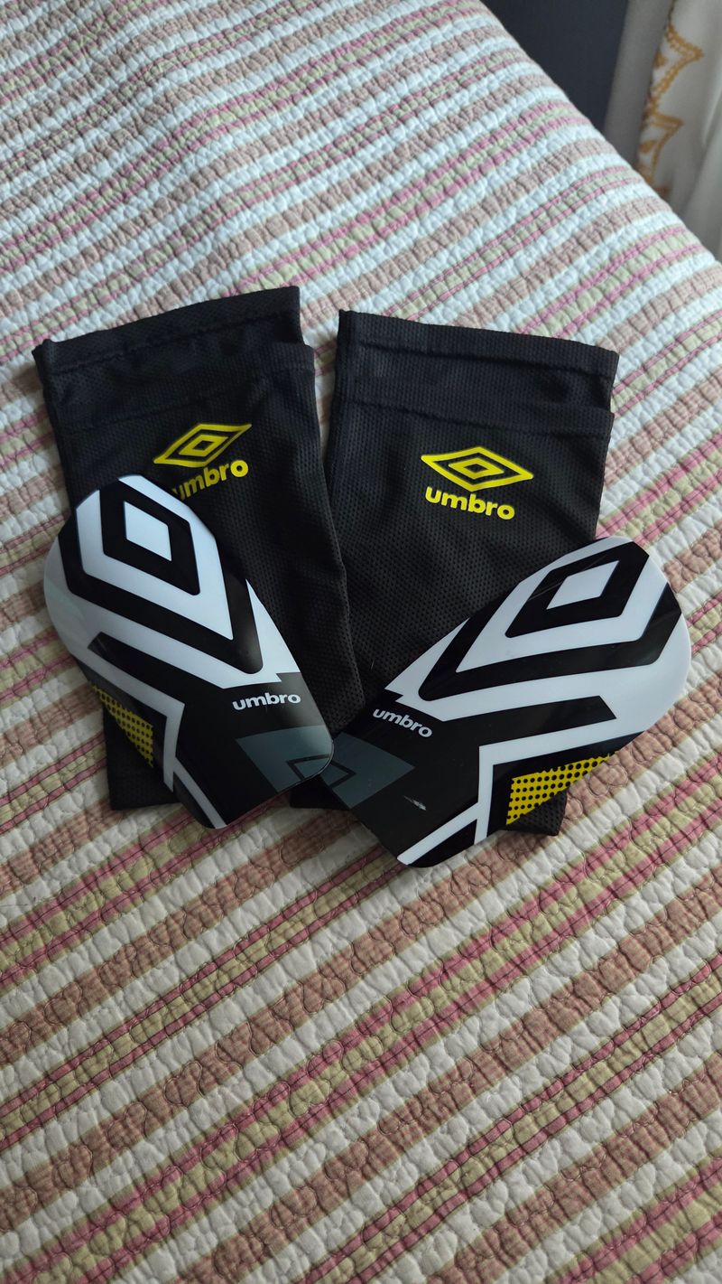 Umbro Shin guards