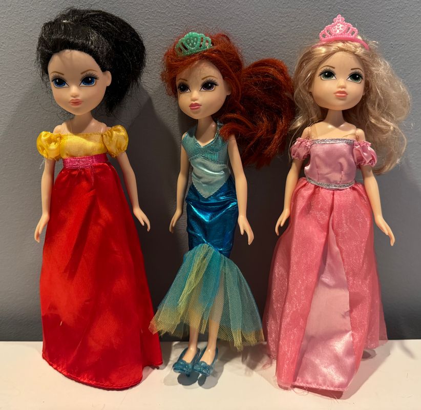 Set of 3 Look-a-like Disney Princess Dolls Snow White, Ariel, Aurora/Sleeping Beauty Dolls and Accessories