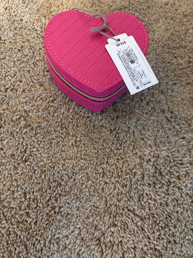 A new day NWT pink jewelry holder