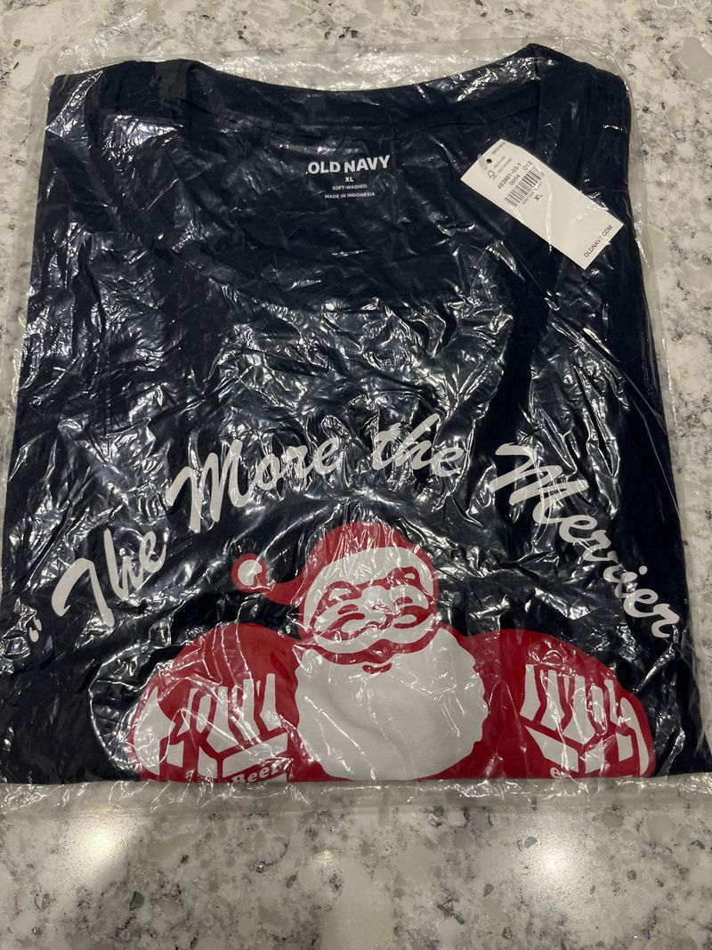 Old Navy Next holiday t-shirt Men's - XL