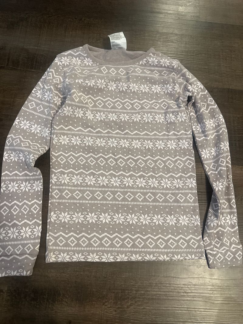 H&M snowflake pajama top 10 H&M snowflake pajama top 10 10