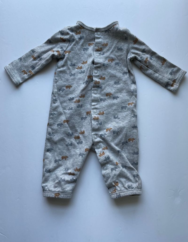 Carters 0-3 month footless sleeper with snaps grey with bears Newborn