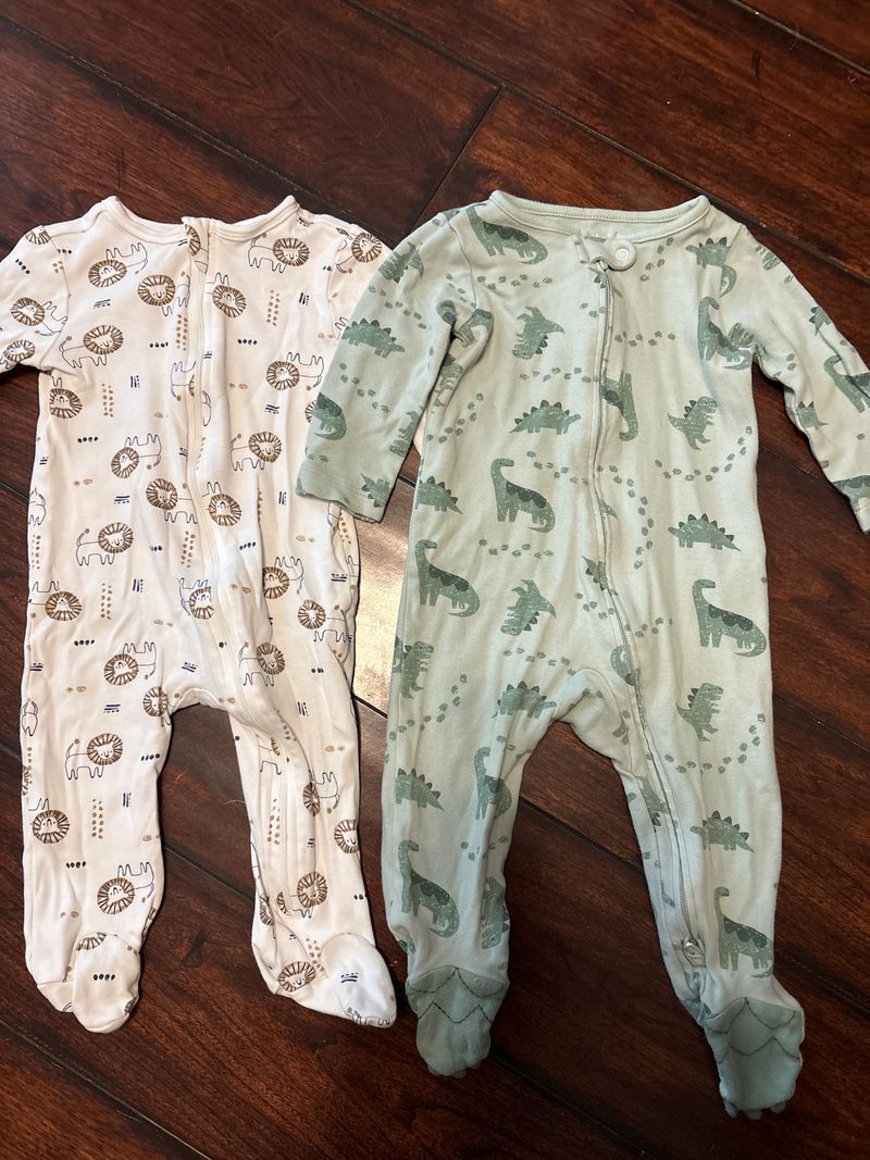 Zipper footed sleep and play Lions, dinosaurs 9 Months