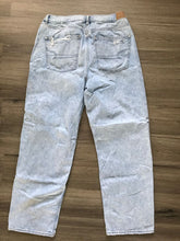 Load image into Gallery viewer, American Eagle NWOT Distressed, jeans, size 18 regular. #84. Women&#39;s 18
