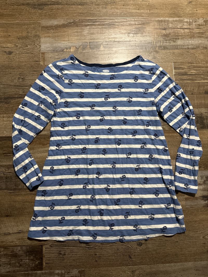 Old Navy Maternity long sleeved top size small Blue and white stripe with floral cotton knit top Women's Small 4-6