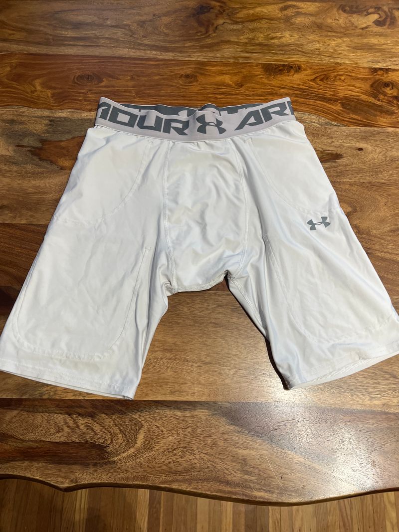 Under Armor mens large Football compression shorts with pockets for pads