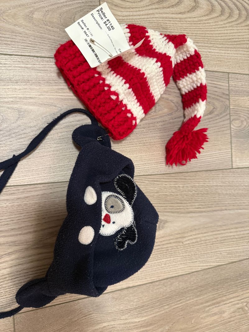 2 baby hats 0-12 months