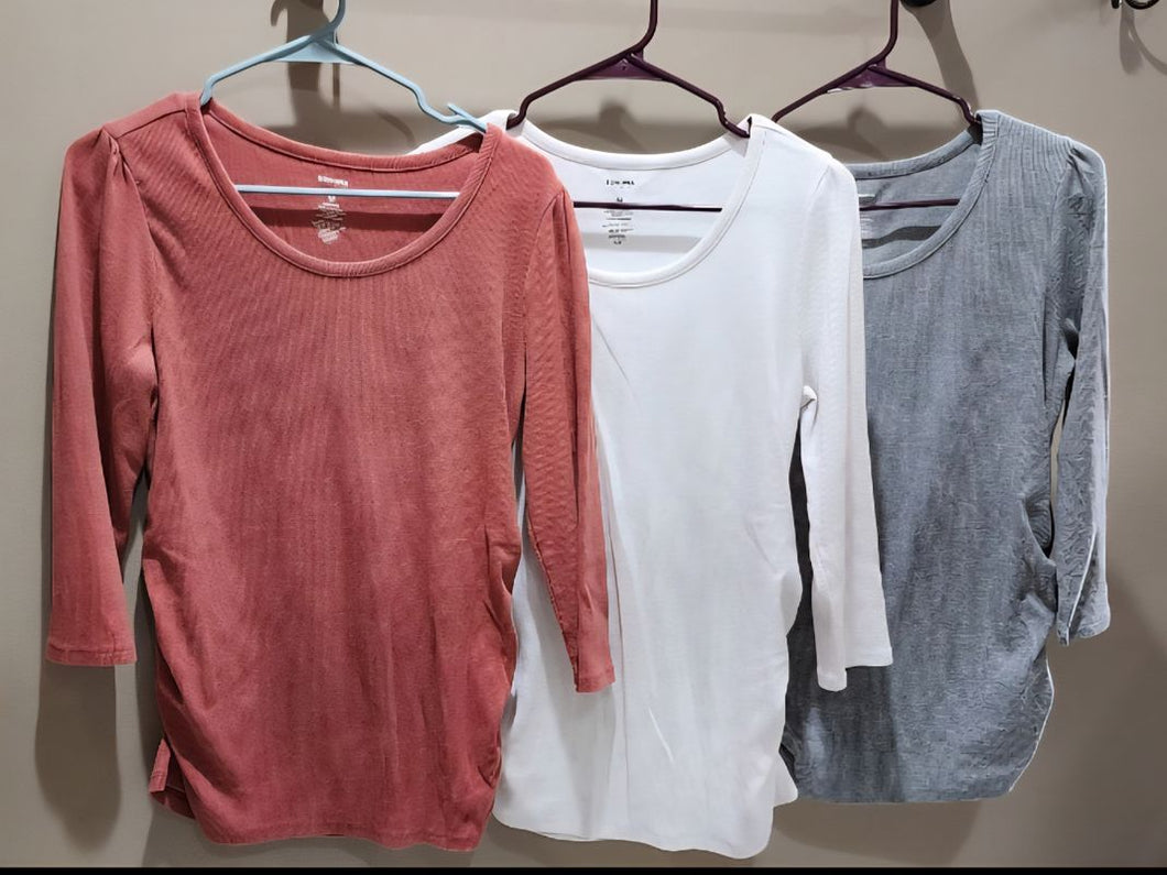 Sonoma maternity size medium. 3/4 sleeve. Ribbed. Ruched sides. Salmon, white, gray Women's Med 8-10