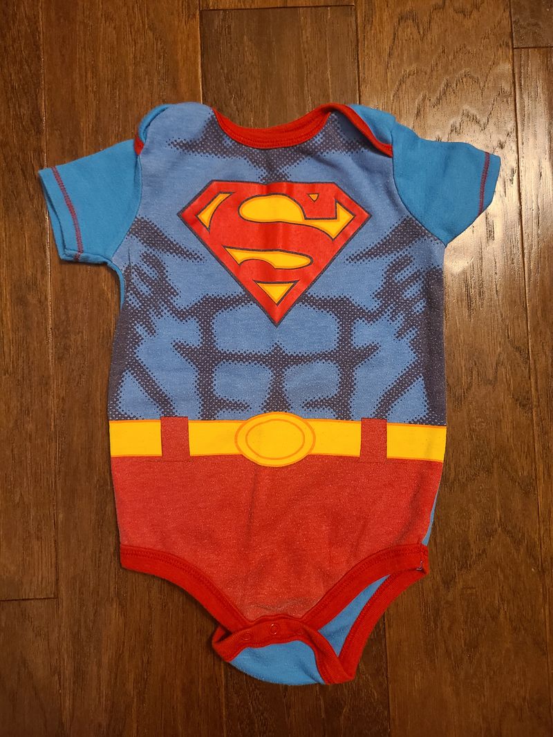 Superman onesie, SMR, red and blue, light pilling 24 Months