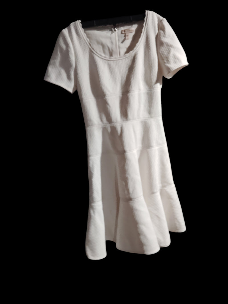 Rebecca Taylor cream white dress looks layered but Wavy at the bottom WNT SMR heavy style dress Women's 2