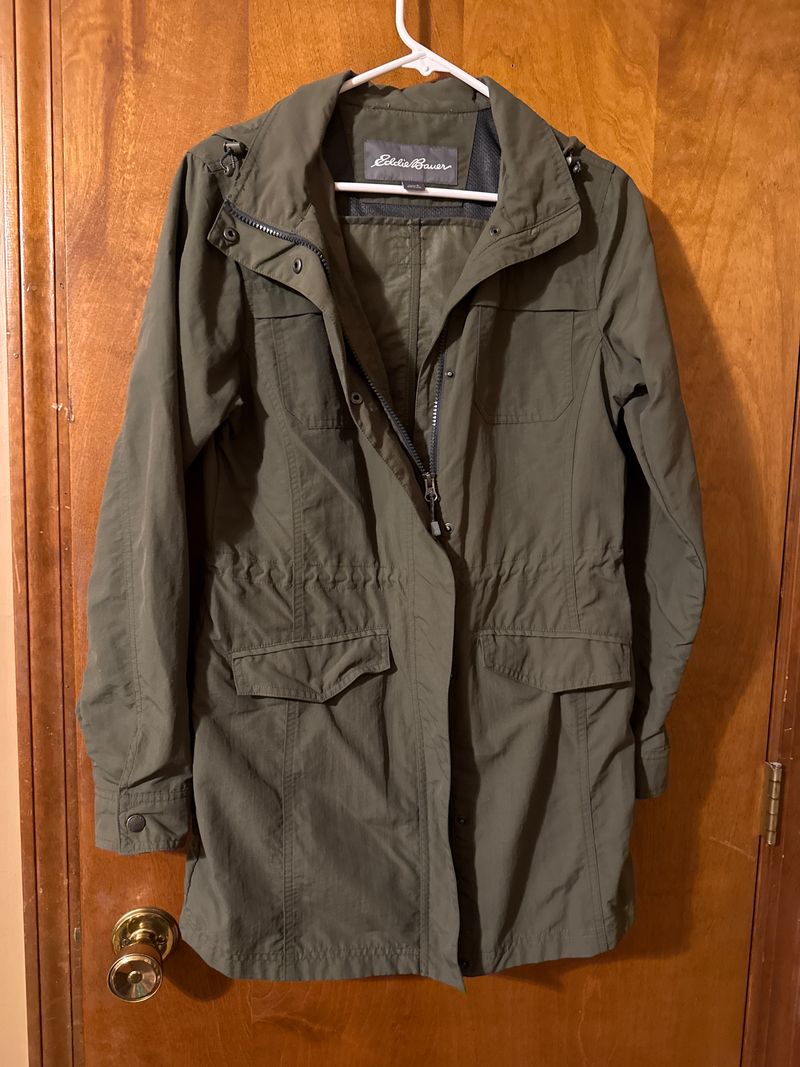 Eddie Bauer Green hooded lightweight jacket/raincoat Women's - S