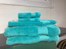 Load image into Gallery viewer, Home by Target Turquoise 2 bath towels, 1 hand towel, 2 washcloths
