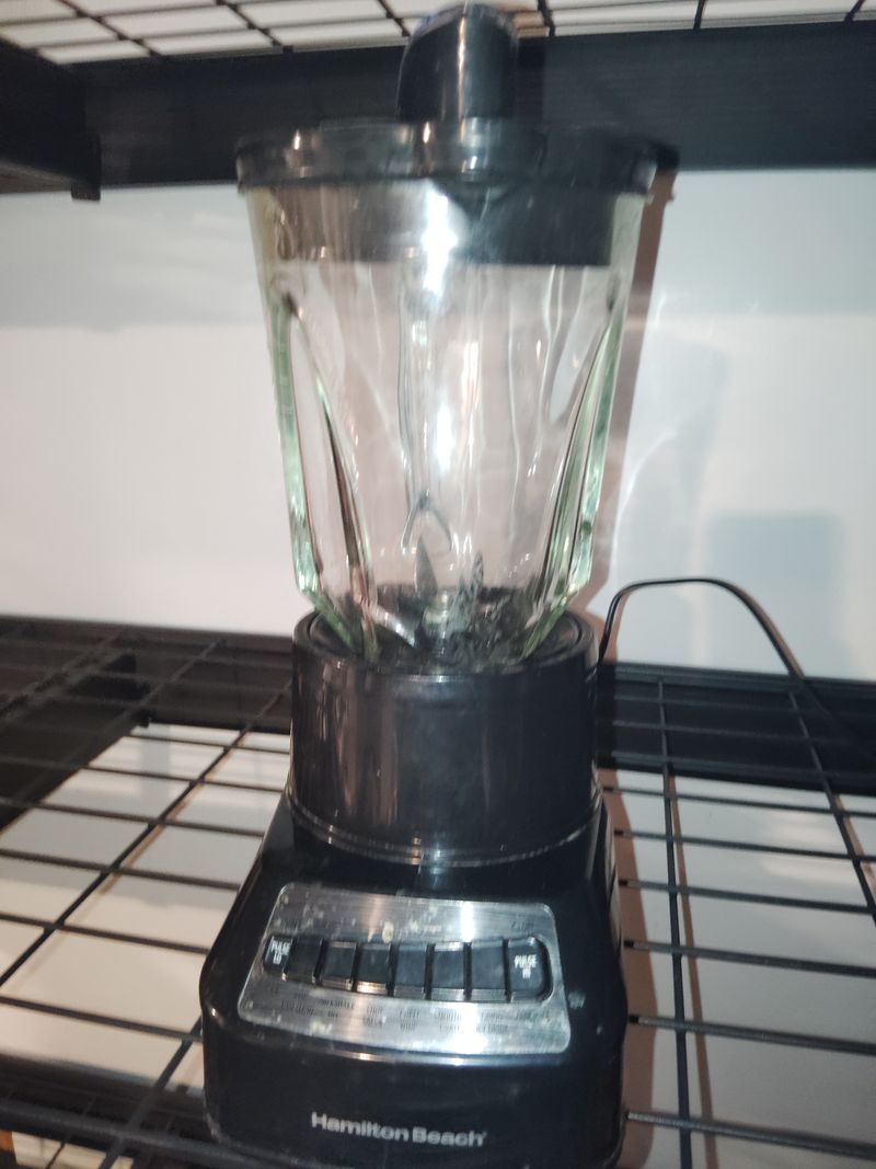 EUC Hamilton Beach Wave crusher blender 14 blending functions 700 watt power 40oz dishwasher safe glass