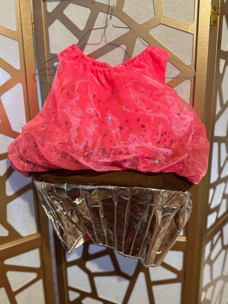 New Cupcake and pink wig costume NWOT 3T 3T