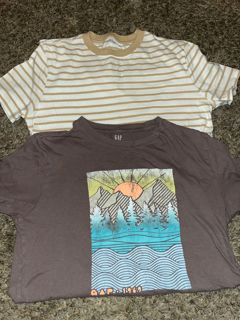 Gap Two short sleeve tees Men's - XS