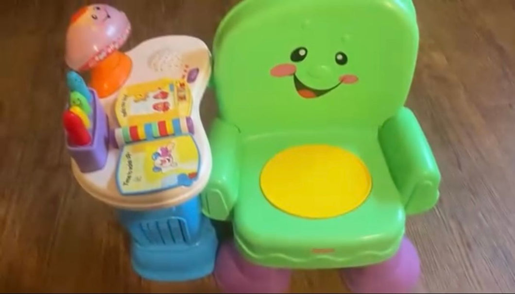 Fisher Price Laugh and Learn Chair all the noises works has a small crack Educational