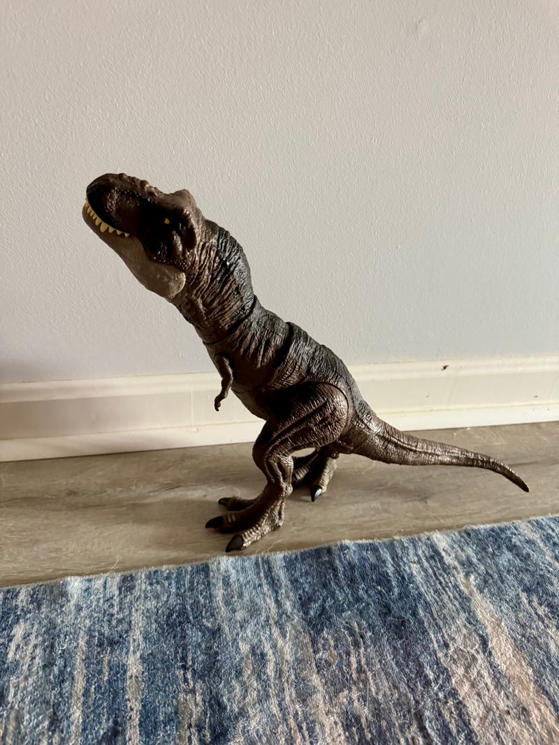 Big T Rex roars when you push him