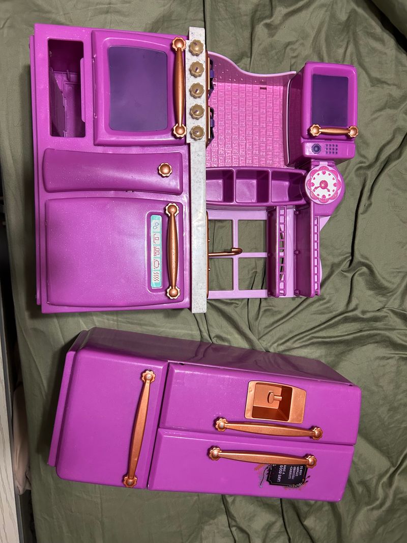 Our generation Kitchen and fridge doll set. Drawers and doors all open Dolls and Accessories