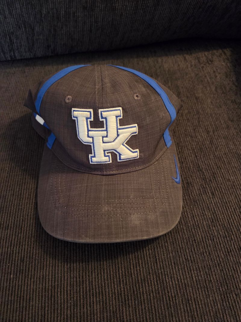 One size. Adjustable back 1 to 2 yr old 12 Months