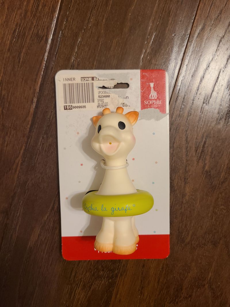 Sophia La Giraffe bath toy, floats and squirts water, giraffe with yellow life preserver, new Infant