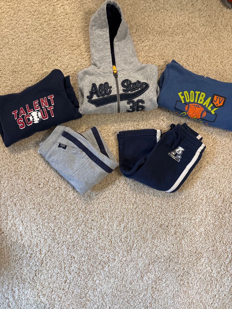 Boys Carters and Jumping Bean Mix- match outfits- 2 sweatpants, 2 hoodies, 1 full zip 18 Months