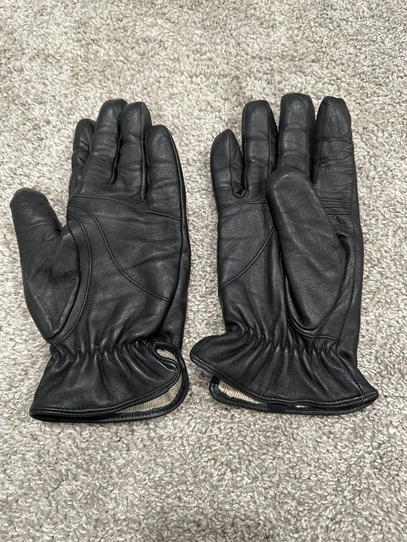Black gloves