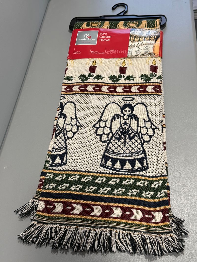 Christmas throw, new Original packaging, great gift Blanket