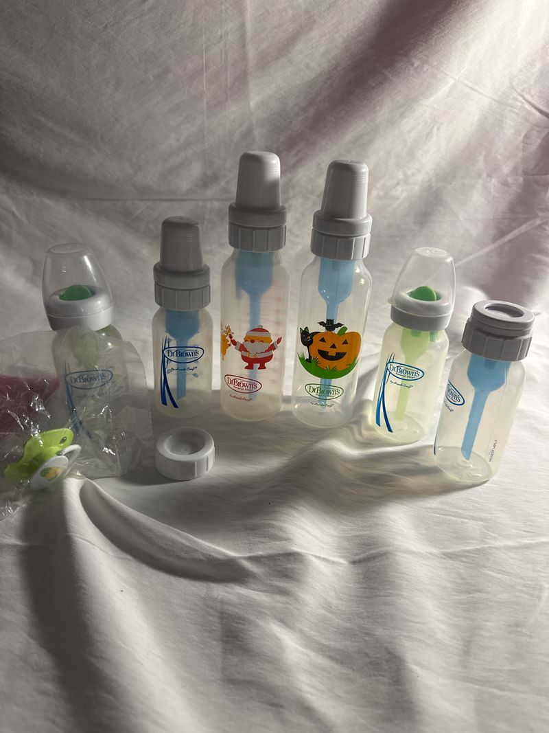 Dr.Browns 6 bottles and one paci-new