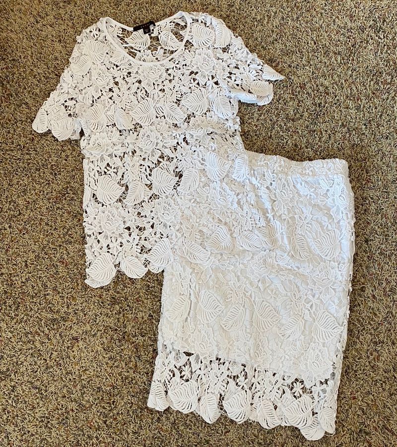 2pc White Skirt & Shirt Runs small Women's - XL