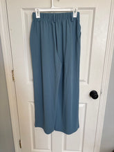Load image into Gallery viewer, Halara Small petite blue pleated pants nwt Women&#39;s - S
