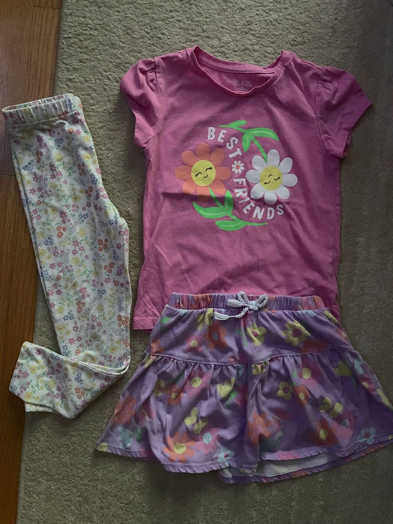 365 Kids Matching flower shirt, skort, and leggings 7