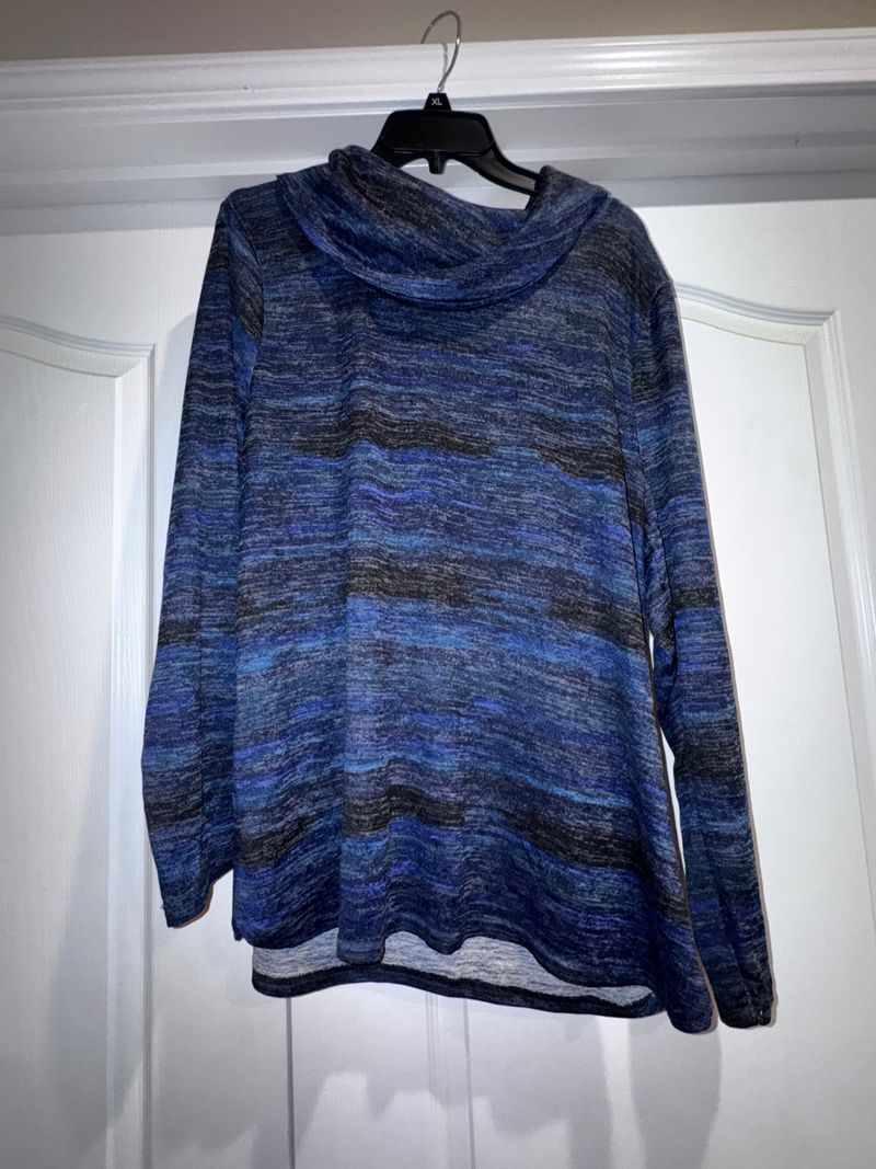 Croft and barrow black and blue long sleeve Women's - XXL