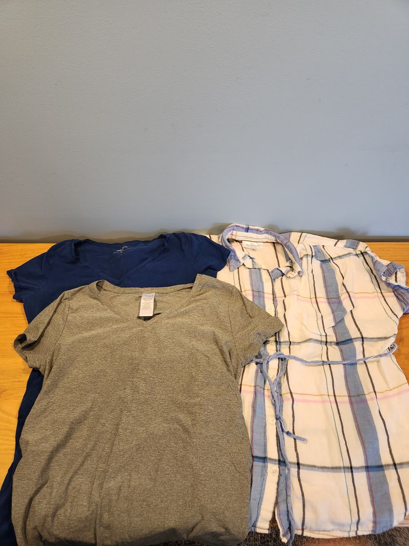 Motherhood maternity 2 tshirts, 1 short-sleeved button up Women's Med 8-10