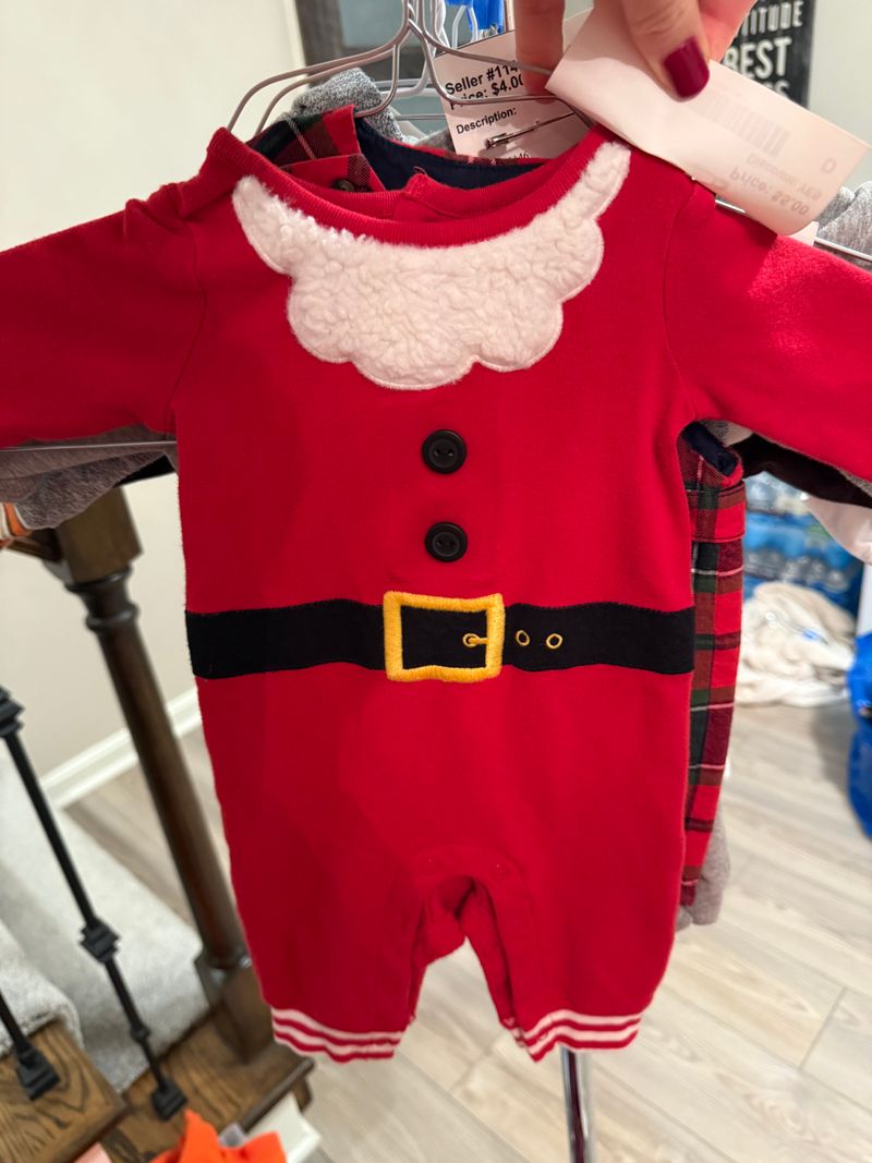 Gymboree santa one piece Great condition 0-3 months Newborn