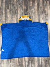 Load image into Gallery viewer, Comfy Critters UK Wildcat child multipurpose blank EUC. Transforms into hooded blanket wrap. Chenille fleece. Toddler
