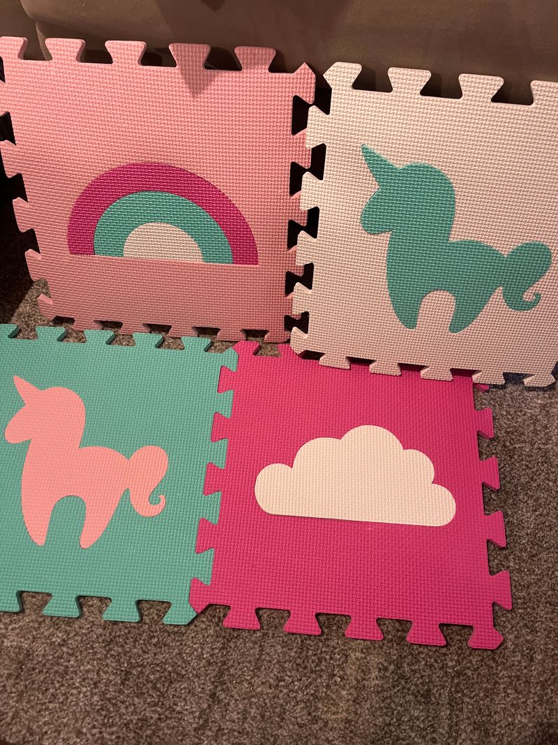 Foam 16 pieces Rainbow, unicorn and clouds foam flooring pieces Building
