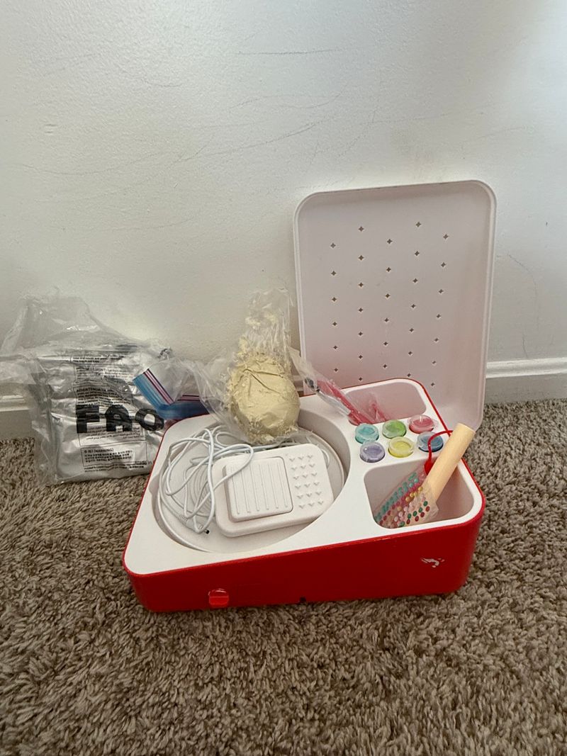 FAO swarts Pottery wheel - lost of clay left