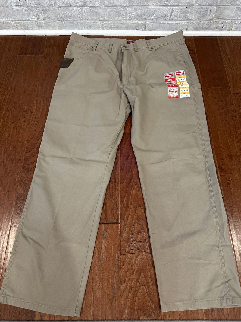 NWT Wrangler pants Size 44x32 Men's - 4X