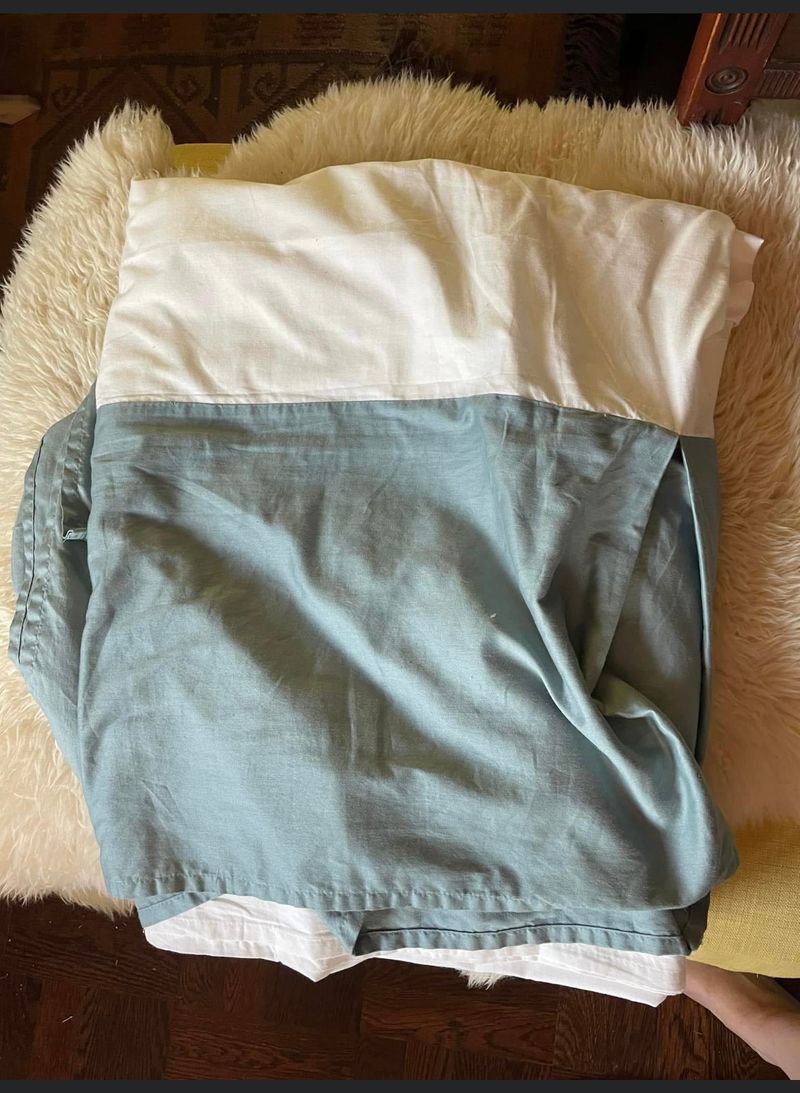 Threshold from target slate blue bed skirt Queen sized, EUC Queen