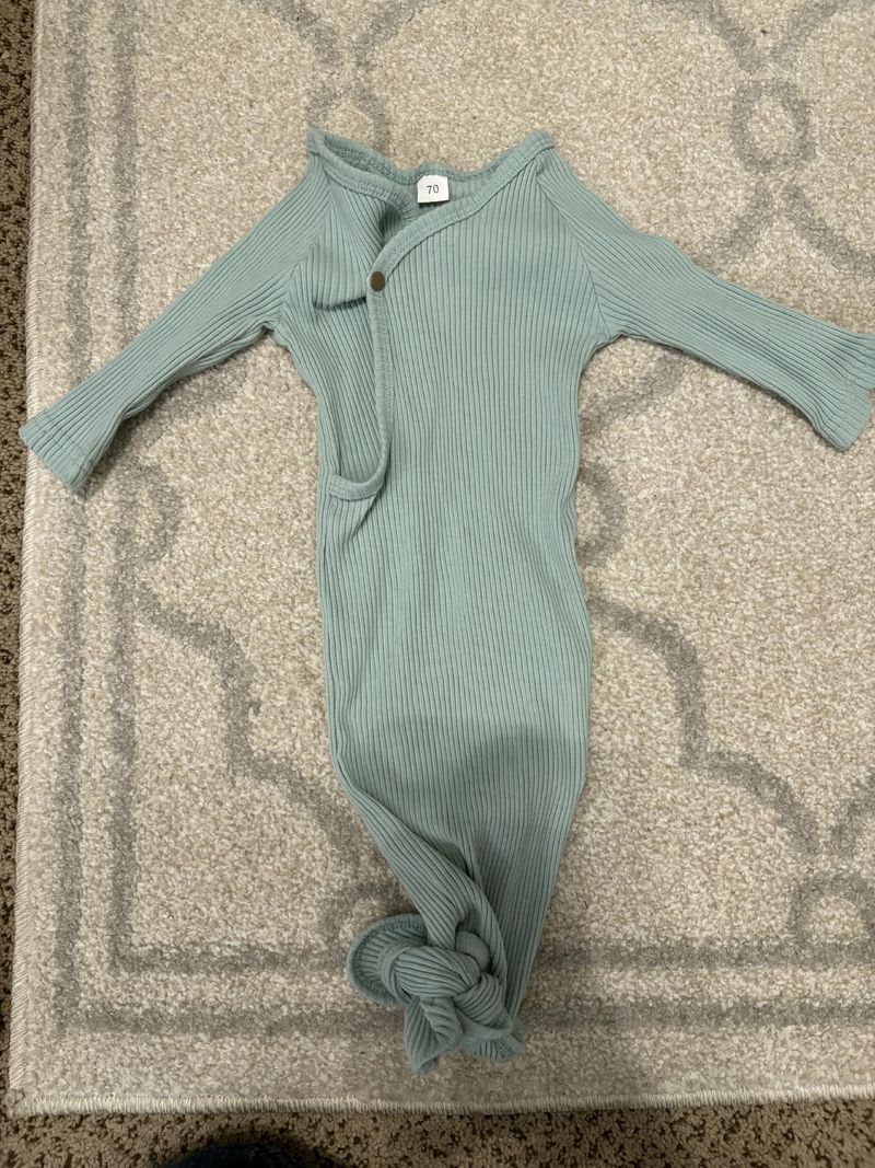 0-3M nightgown with tie bottom  Newborn